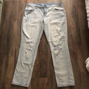 Light Wash Boyfriend Jeans (with stretch)